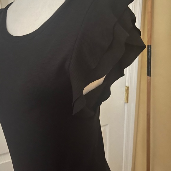 Gap Black Flutter Sleeve T-Shirt - Picture 2 of 2